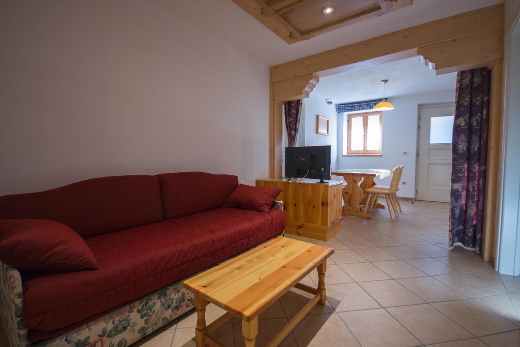 Appartamenti Dolomiti Moena Szoba fotó