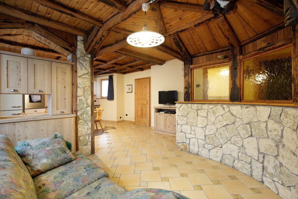 Appartamenti Dolomiti Moena Szoba fotó